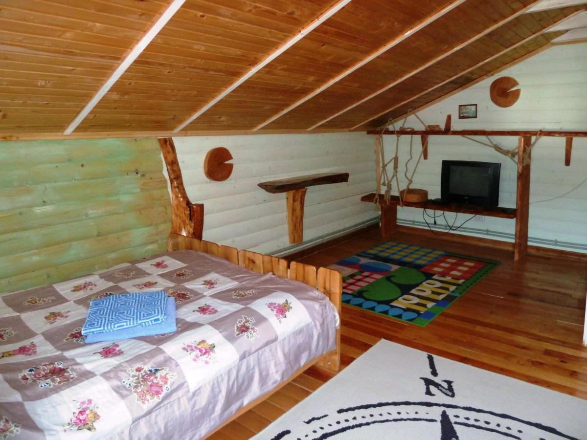 Hotel Kostel House à Mykulychyn Extérieur photo